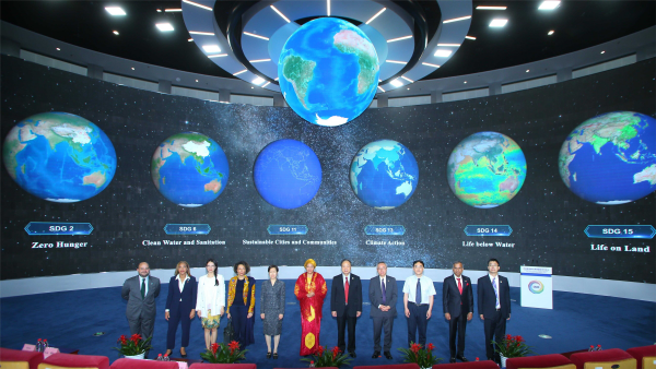 091120cc6d34e3048c6ade41f3a1d7a.jpg 星天地