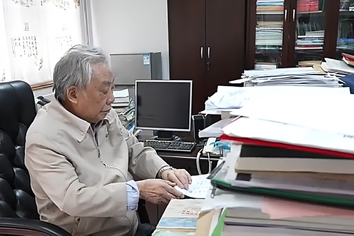 曹文宣：人行万里 鱼跃千江 | 先生 | 星天地娱乐城官网
学部成立70周年