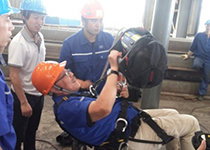 南仁东操作小飞人到达施工节点体验技术过程