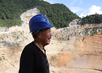 2013年，南仁东在大窝凼施工现场